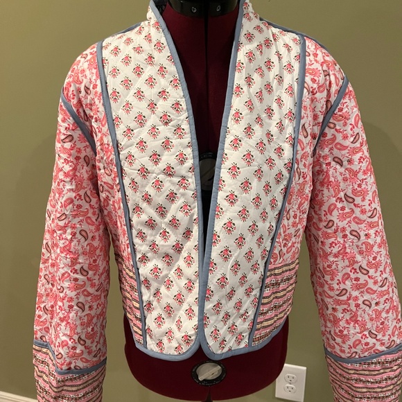 Cropped Puffer Quilted Reversible Jacket (NO Closures) *never worn - Picture 3 of 4